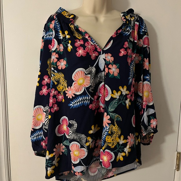 NWT Crown and Ivy Blouse - Picture 1 of 4